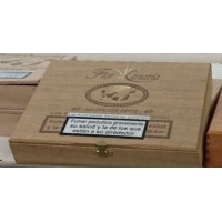 Flor de Canarias - Seleccion Petit 40 Zigarillos Holzschatulle hergestellt auf Teneriffa